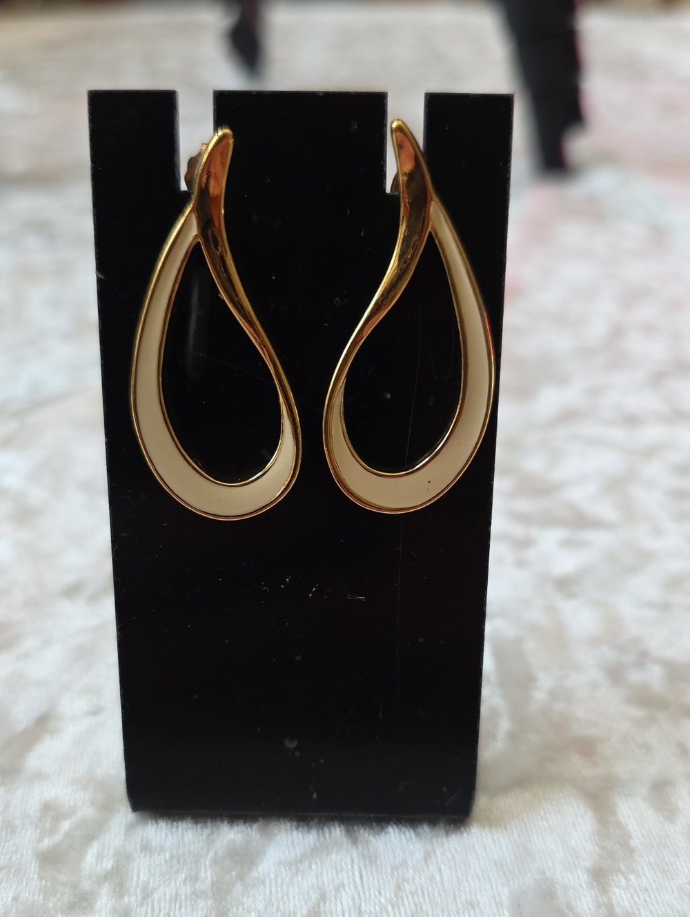 Avon Vintage Gold and Cream Teardrop Hoop Retro Earrings
